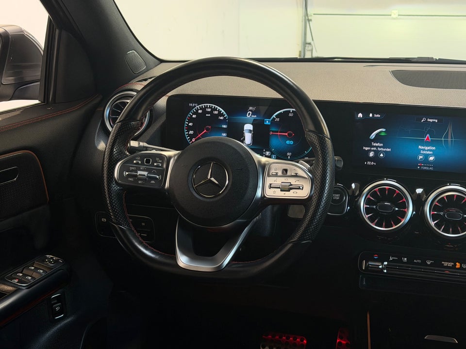 Mercedes EQA300 AMG Line 4Matic 5d