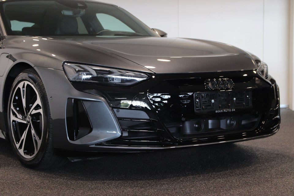 Audi e-tron GT quattro 4d