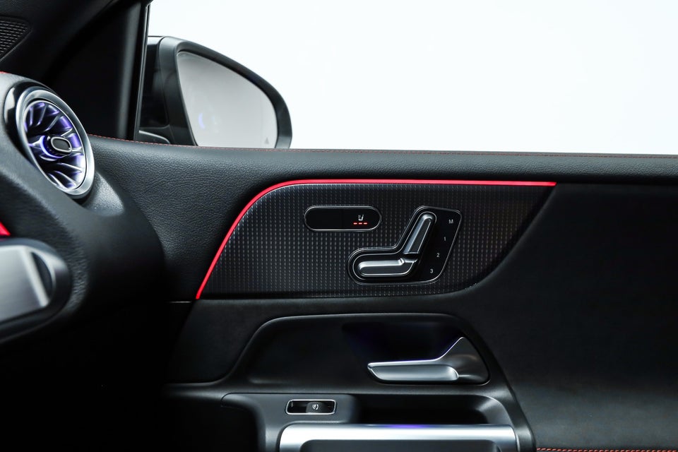 Mercedes EQB300 AMG Line 4Matic 5d