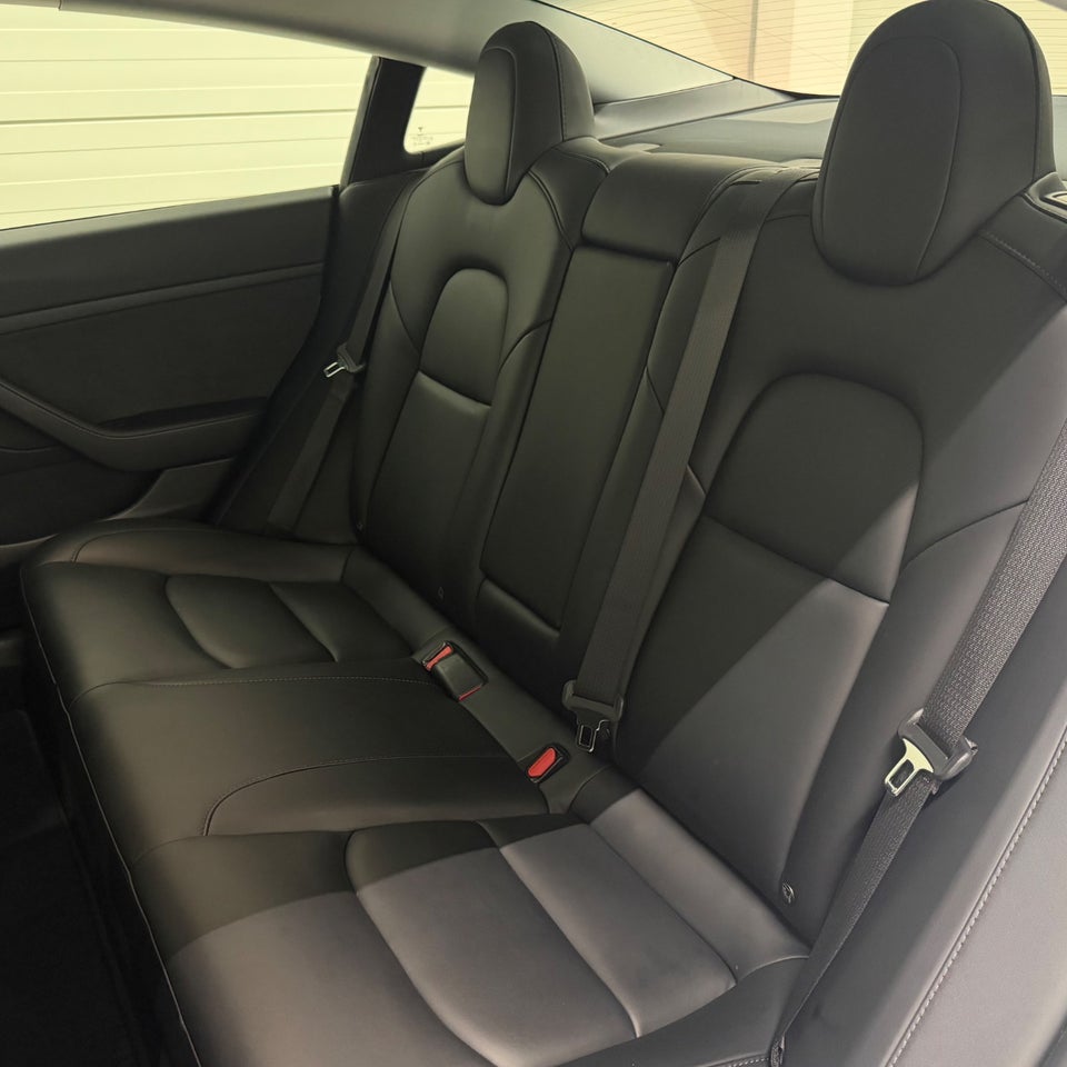 Tesla Model 3 Long Range AWD 4d