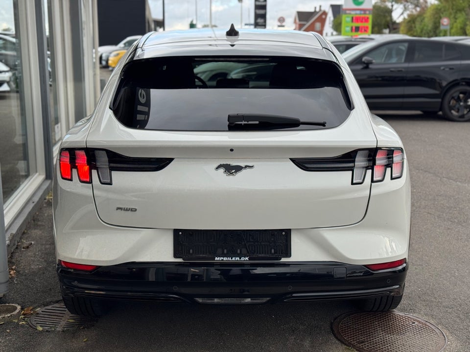 Ford Mustang Mach-E 70 Premium Standard Range AWD 5d