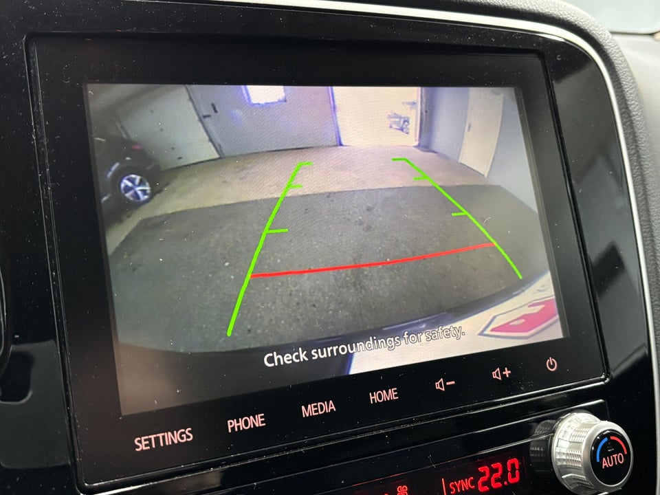 Mitsubishi Outlander 2,4 PHEV Inform CVT 4WD 5d