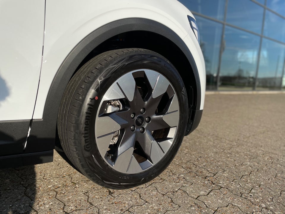 Ford Explorer 82 Premium Extended Range 5d