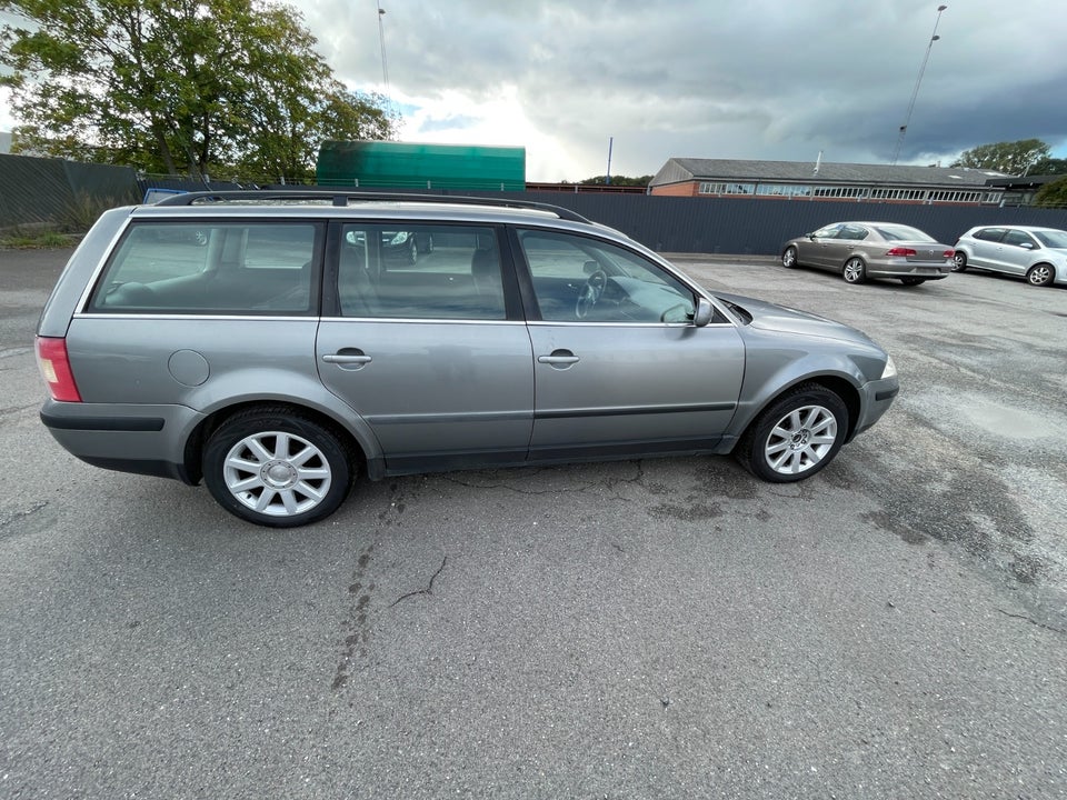 VW Passat 1,6 Variant 5d