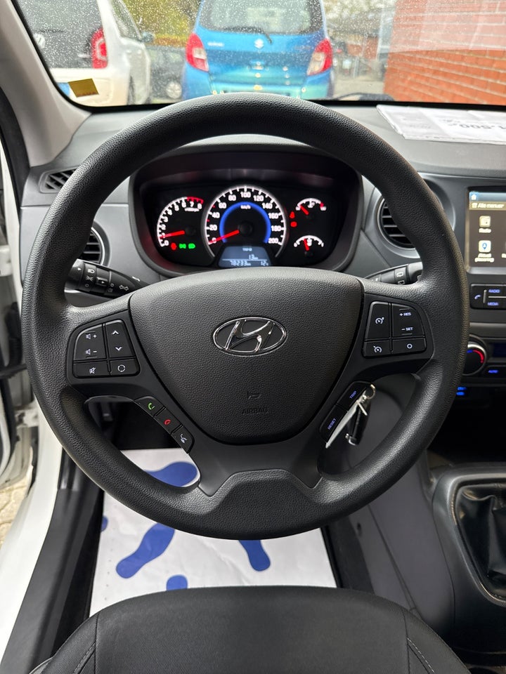 Hyundai i10 1,0 Touch 5d