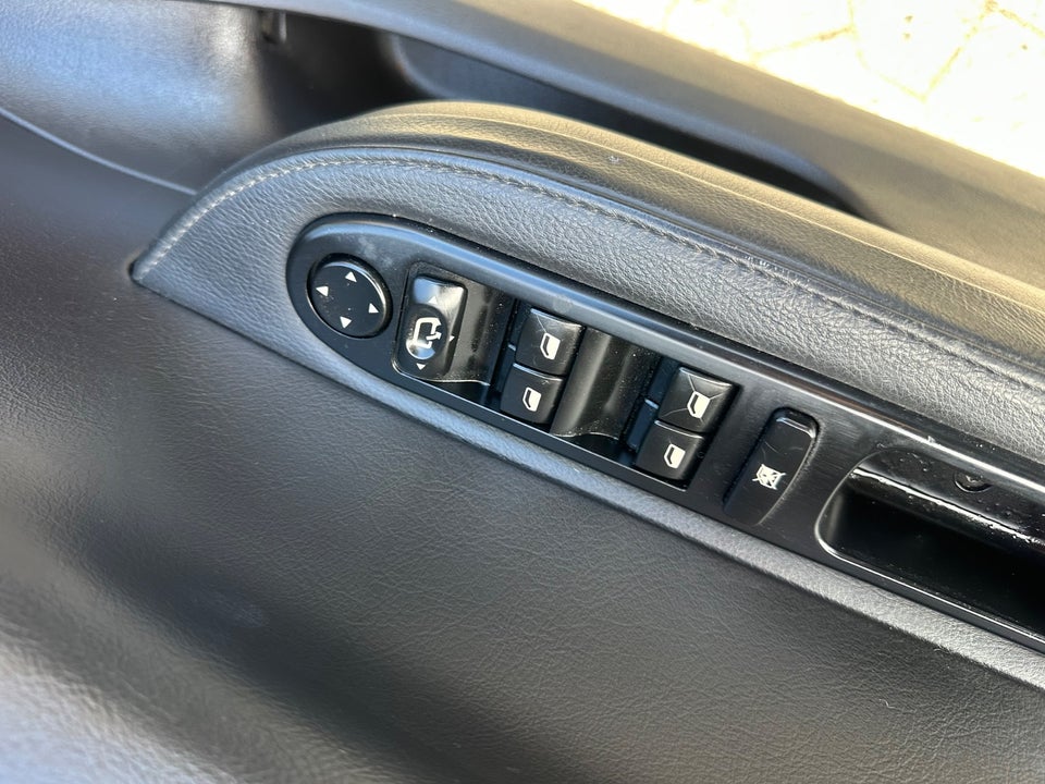 Peugeot 307 2,0 16V CC aut. 2d