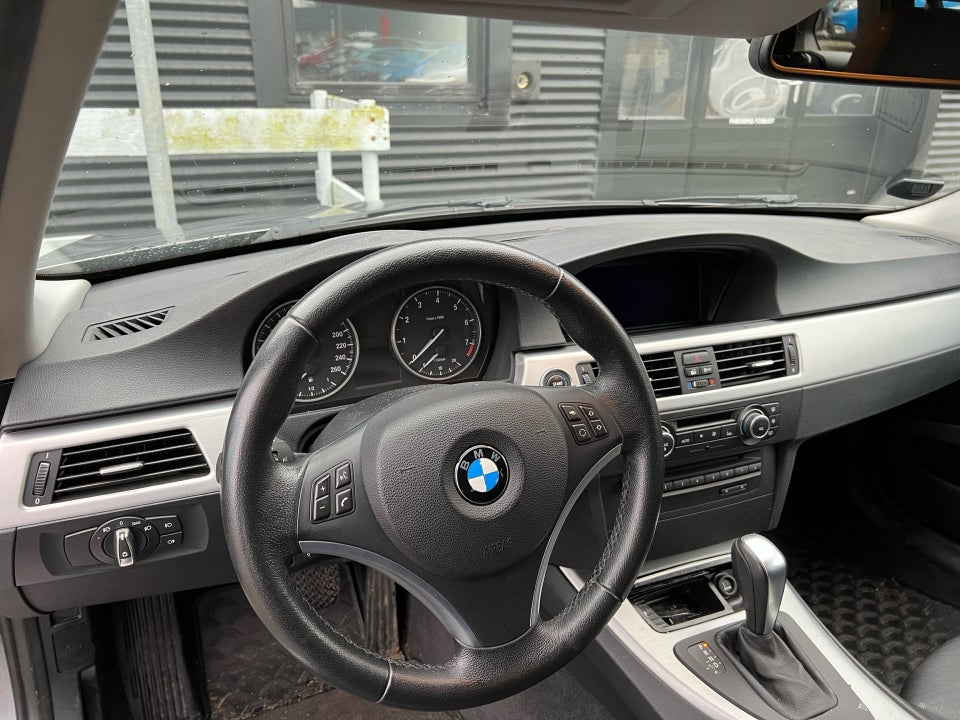 BMW 320i 2,0 Touring Steptr. 5d