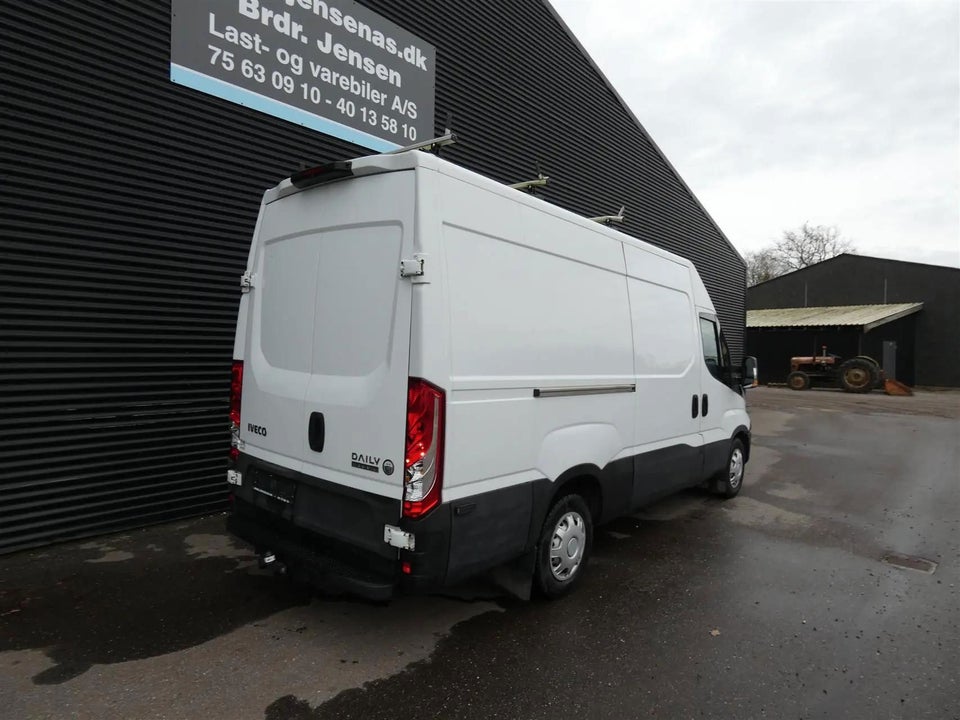 Iveco Daily 2,3 35S16 12m³ Van AG8