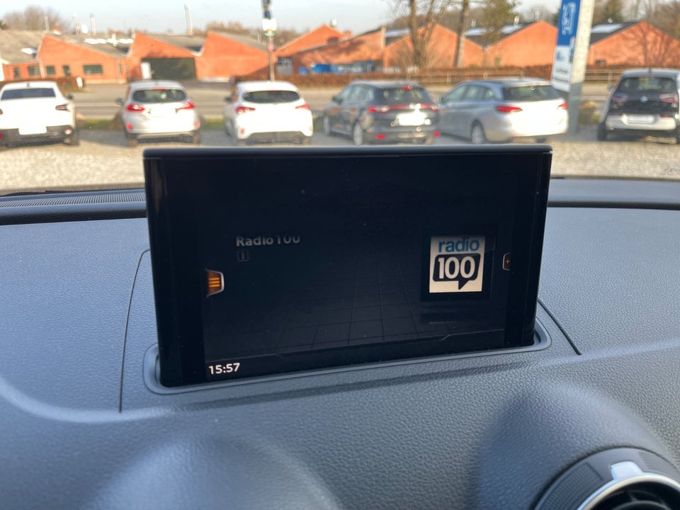 Audi A3 30 TFSi Sportback 5d