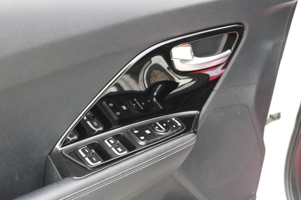 Kia Niro 1,6 PHEV Premium DCT 5d