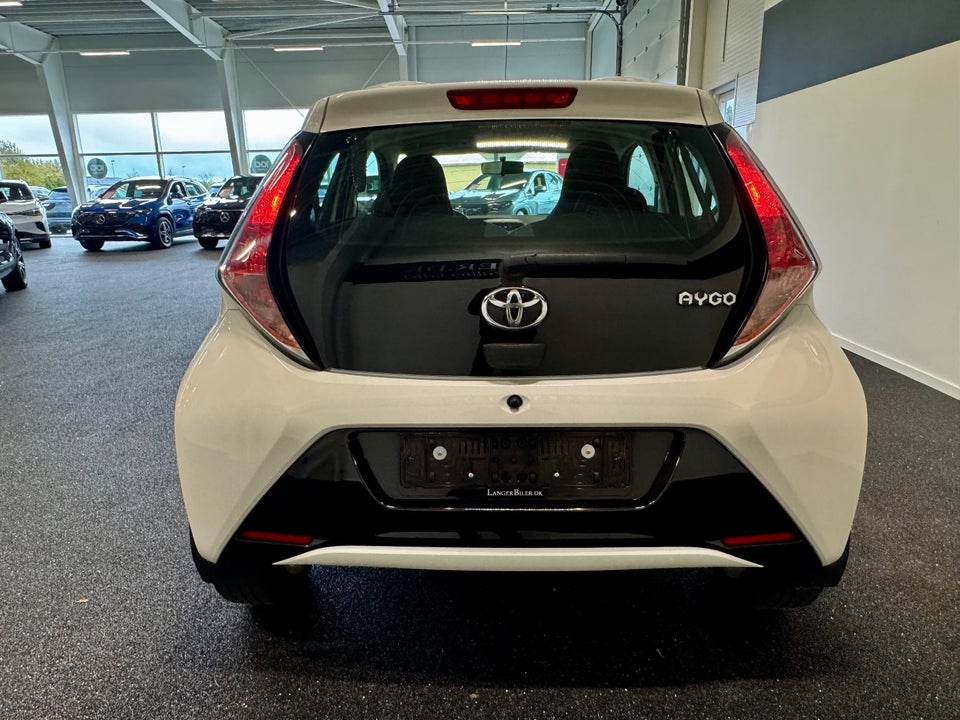 Toyota Aygo 1,0 VVT-i x-press 5d