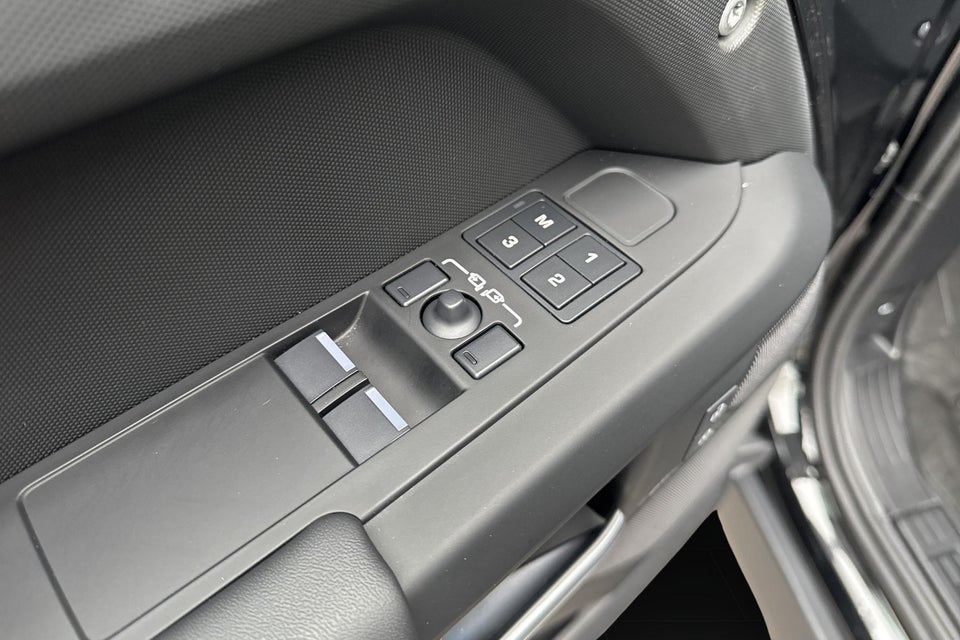 Land Rover Defender 110 3,0 D250 Hard Top X-Dynamic SE aut. Van 5d