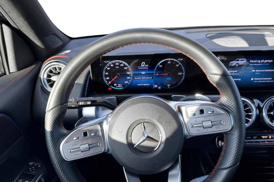 Mercedes EQB250 AMG Line 5d