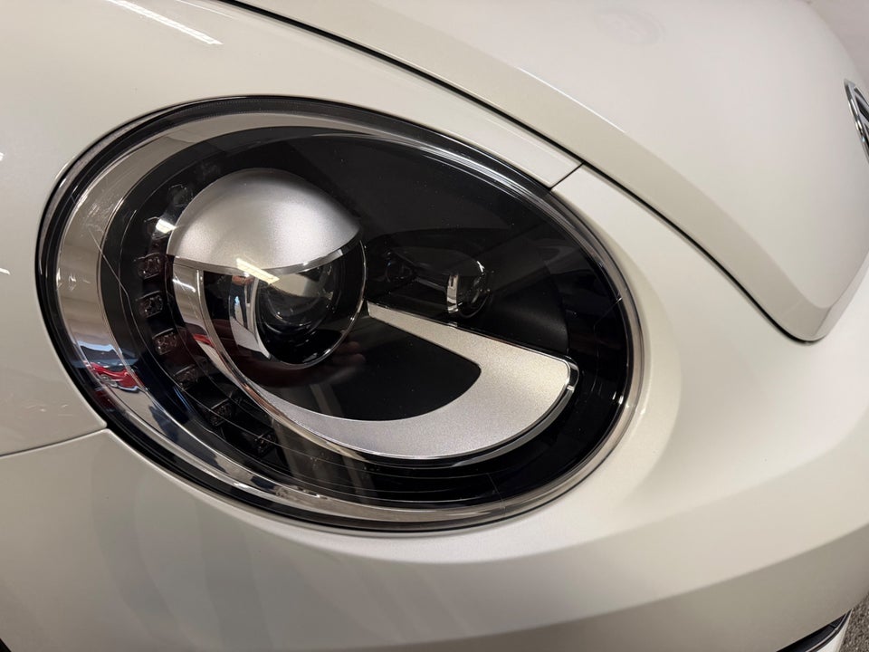 VW The Beetle 1,2 TSi 105 Design Cabriolet DSG 2d