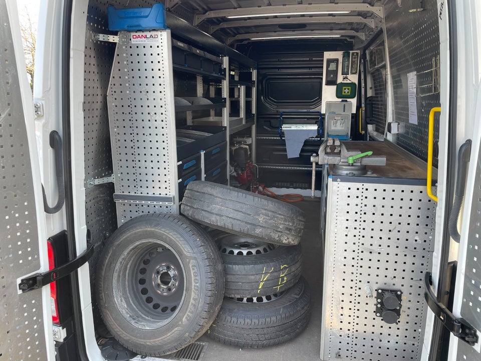 VW Crafter 35 2,0 TDi 177 Kassevogn L3H3