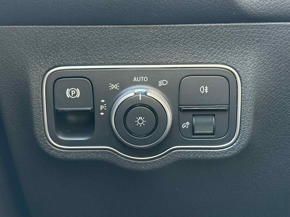 Mercedes EQB300 AMG Line 4Matic 5d