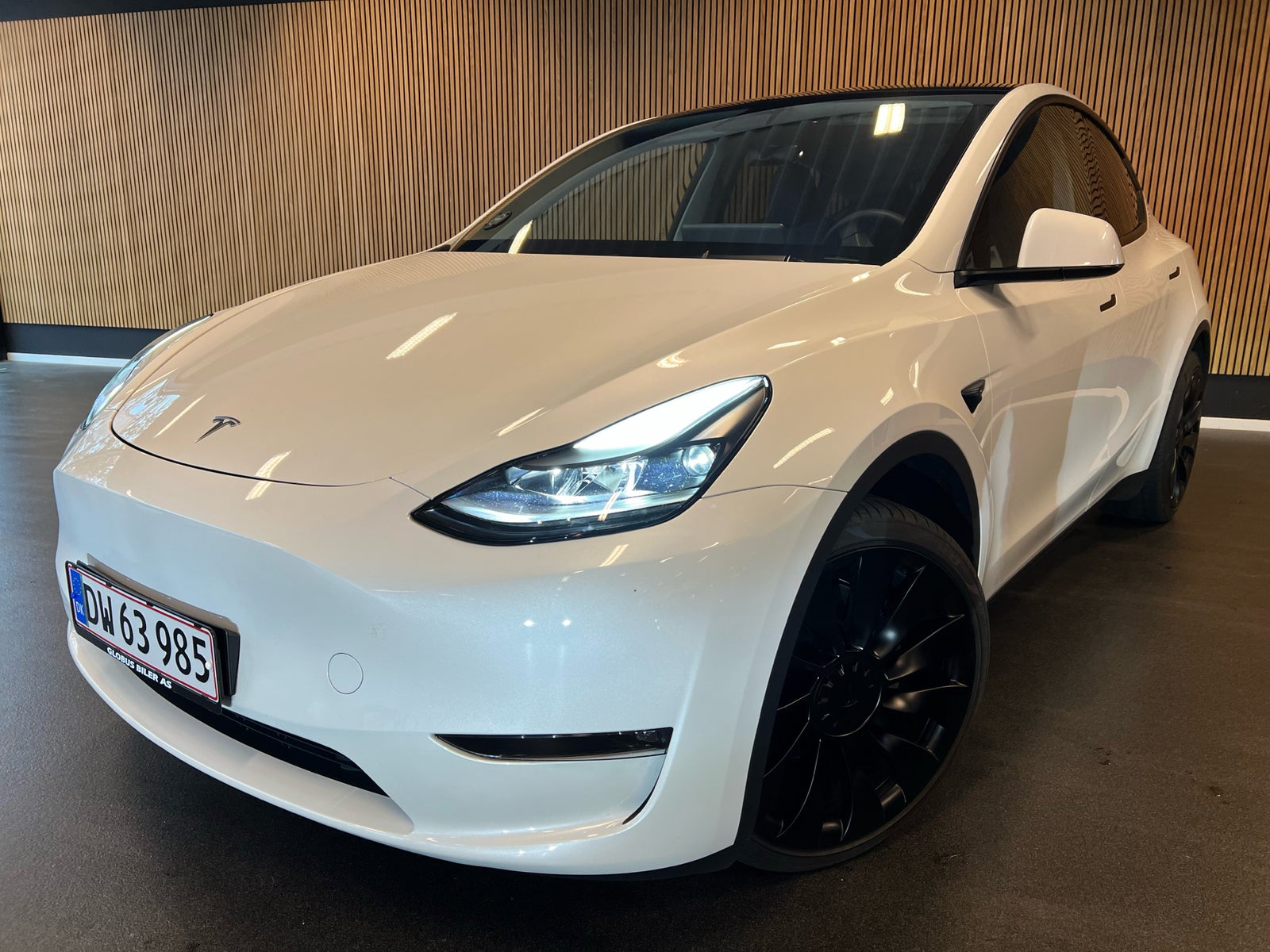 Tesla Model Y Long Range AWD 5d