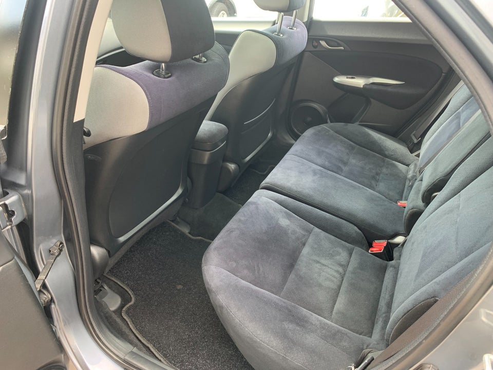 Honda Civic 1,8 Executive 5d