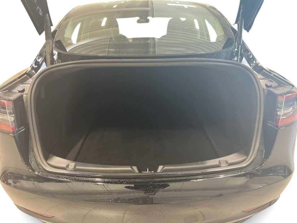 Tesla Model 3 Long Range AWD 4d