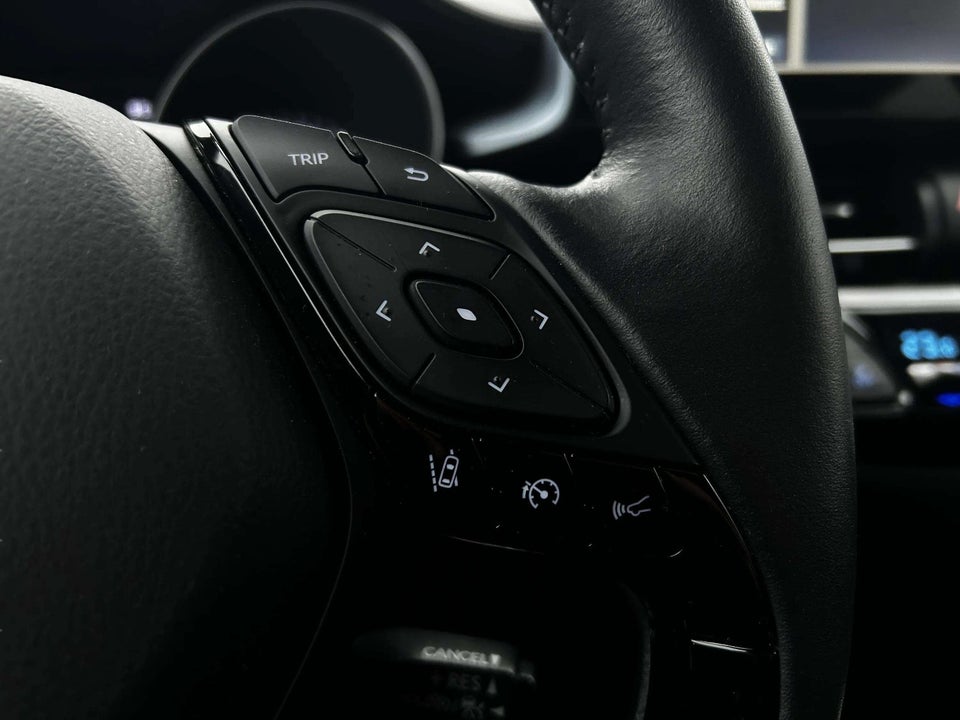 Toyota C-HR 1,8 Hybrid C-LUB Premium CVT 5d