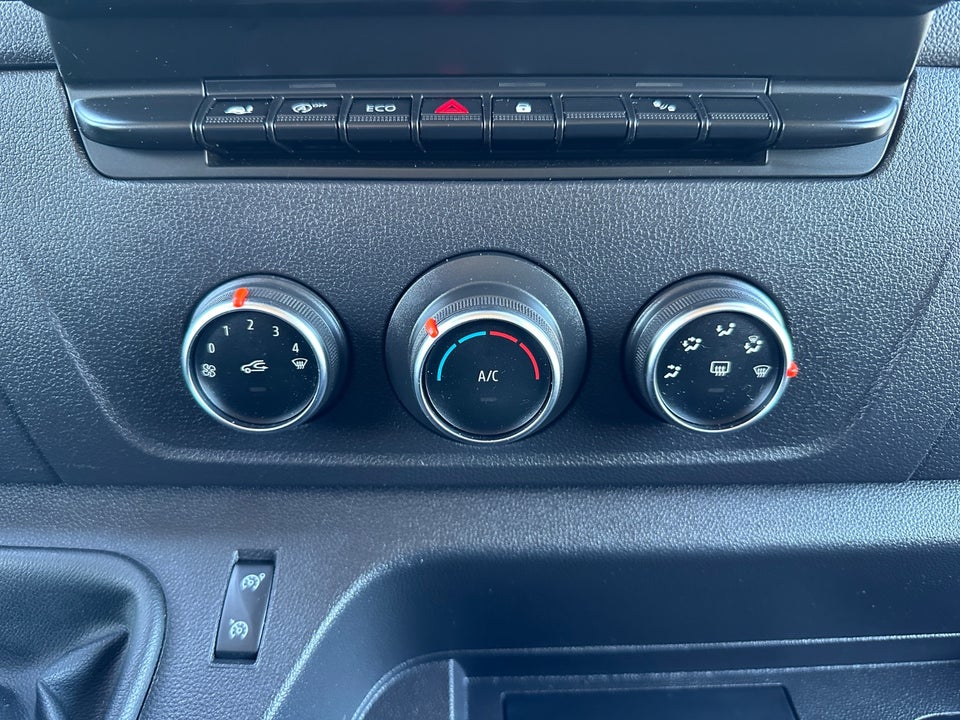 Renault Master IV T33 2,3 dCi 150 L2H2 Kassevogn