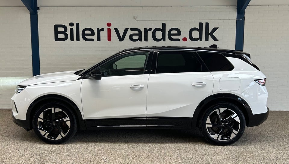Opel Grandland-e 73 GS Sky 5d