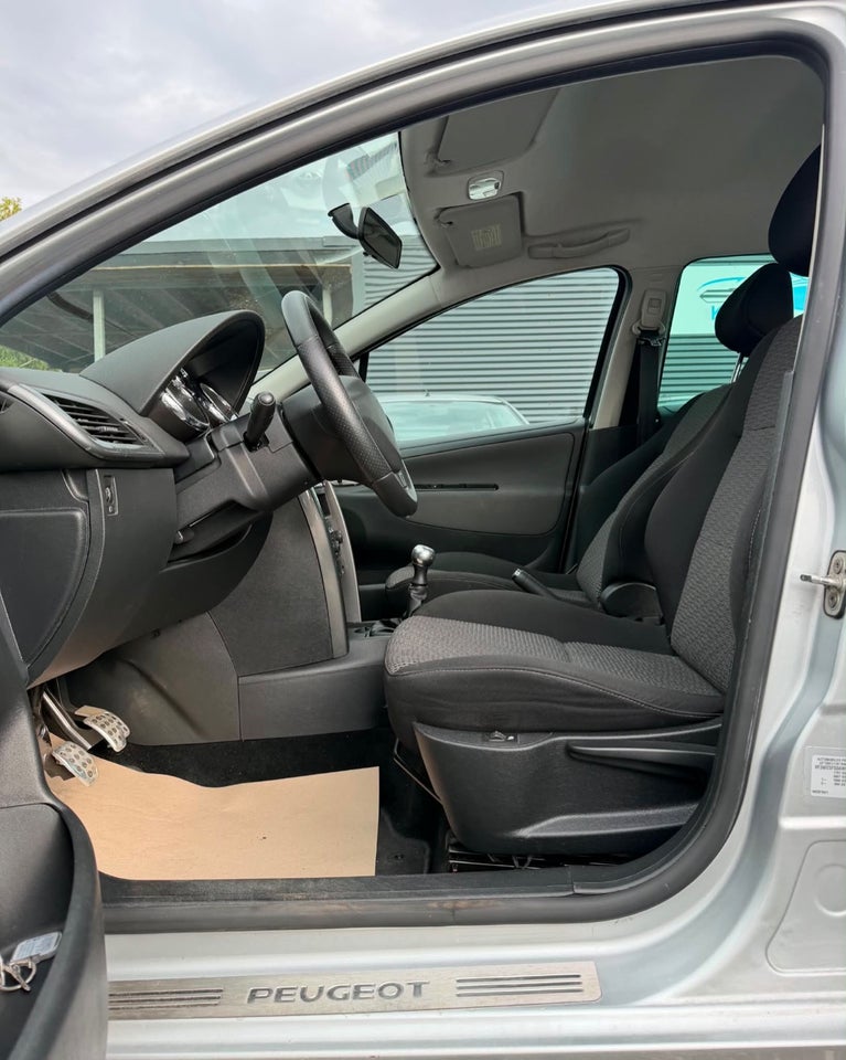 Peugeot 207 1,6 VTi Premium SW 5d