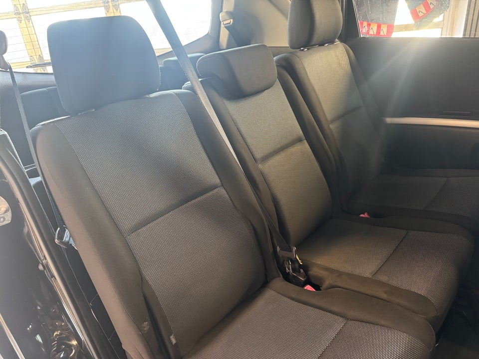 Toyota Corolla Verso 1,8 Sol 5d