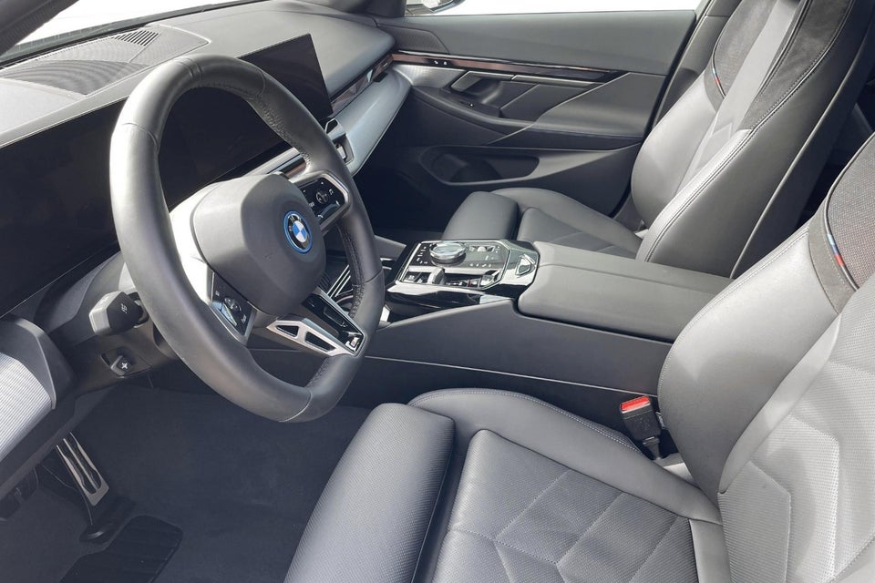 BMW i5 eDrive40 M-Sport 4d