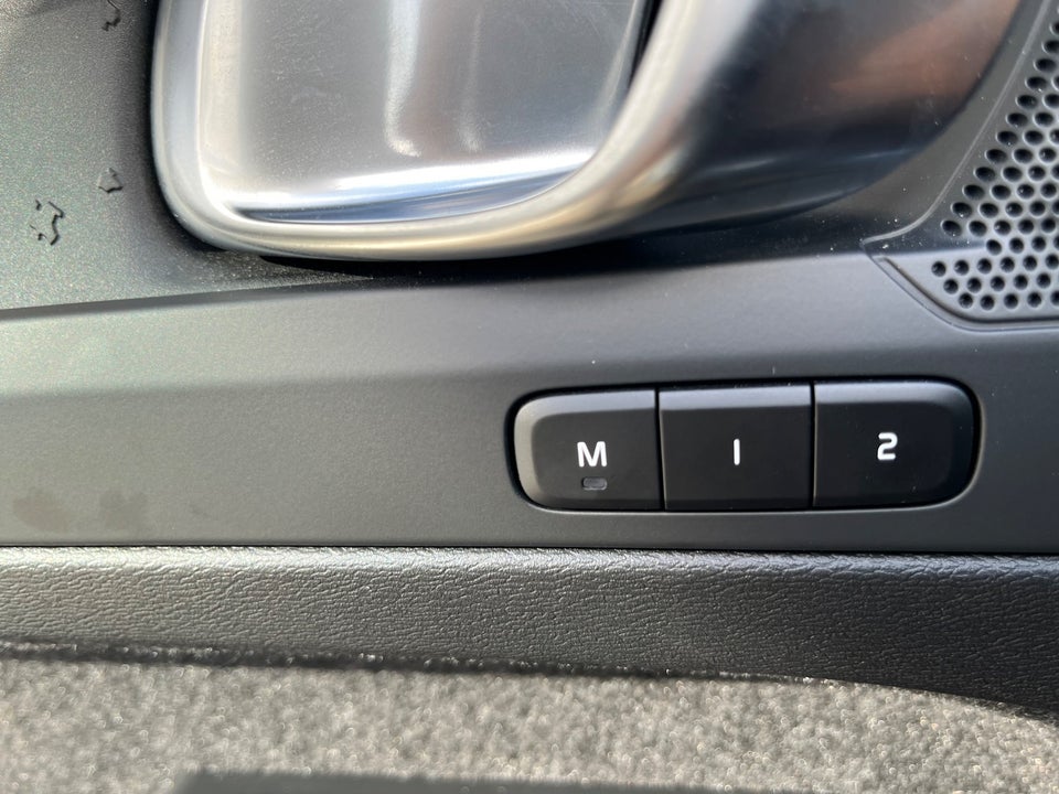 Volvo EX40 Twin Performance Plus 5d