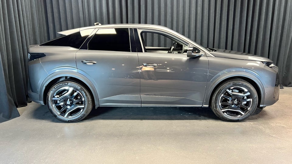 Peugeot e-3008 77 GT 5d