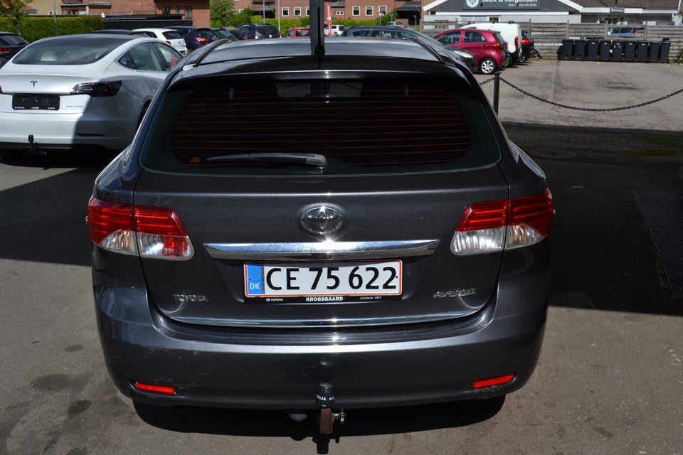 Toyota Avensis 1,6 VVT-i T2 Touch stc. 5d