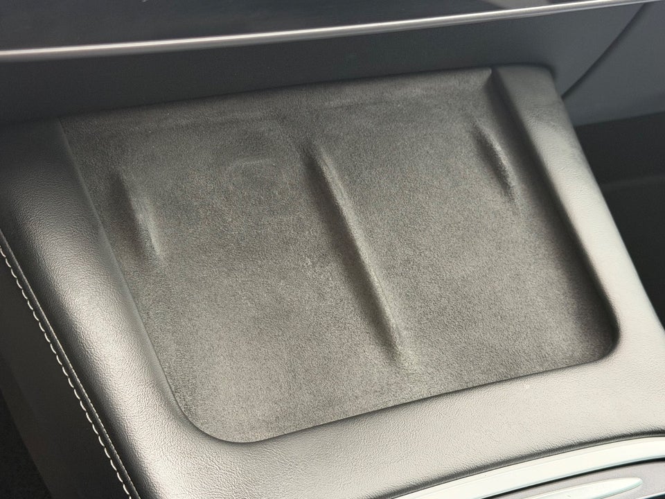 Tesla Model Y Long Range AWD 5d