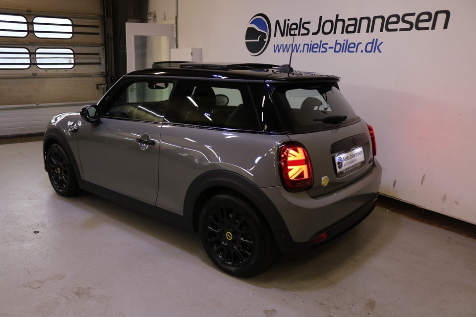 MINI Cooper SE Camden 3d