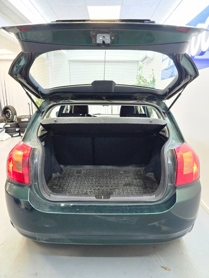 Toyota Corolla 1,6 Terra 5d