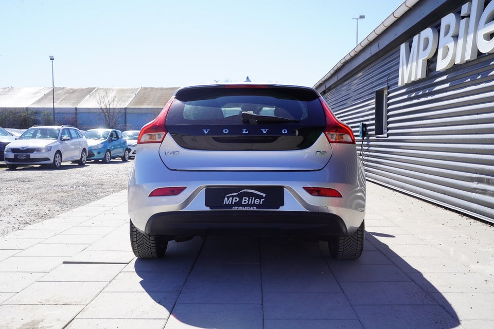Volvo V40 1,6 D2 115 Kinetic Drive-E 5d