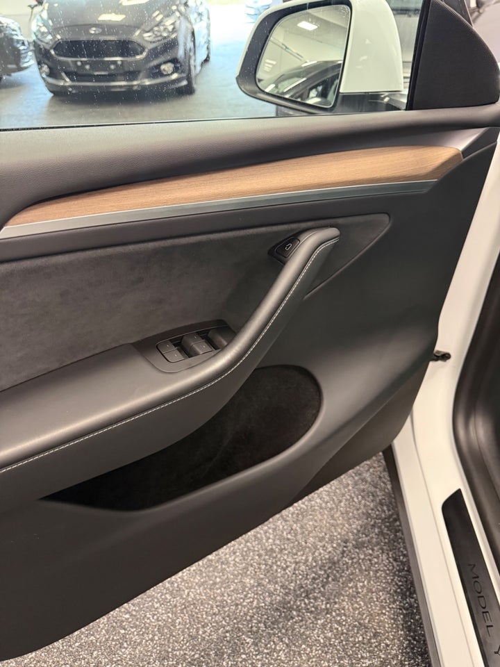 Tesla Model Y Performance AWD 5d