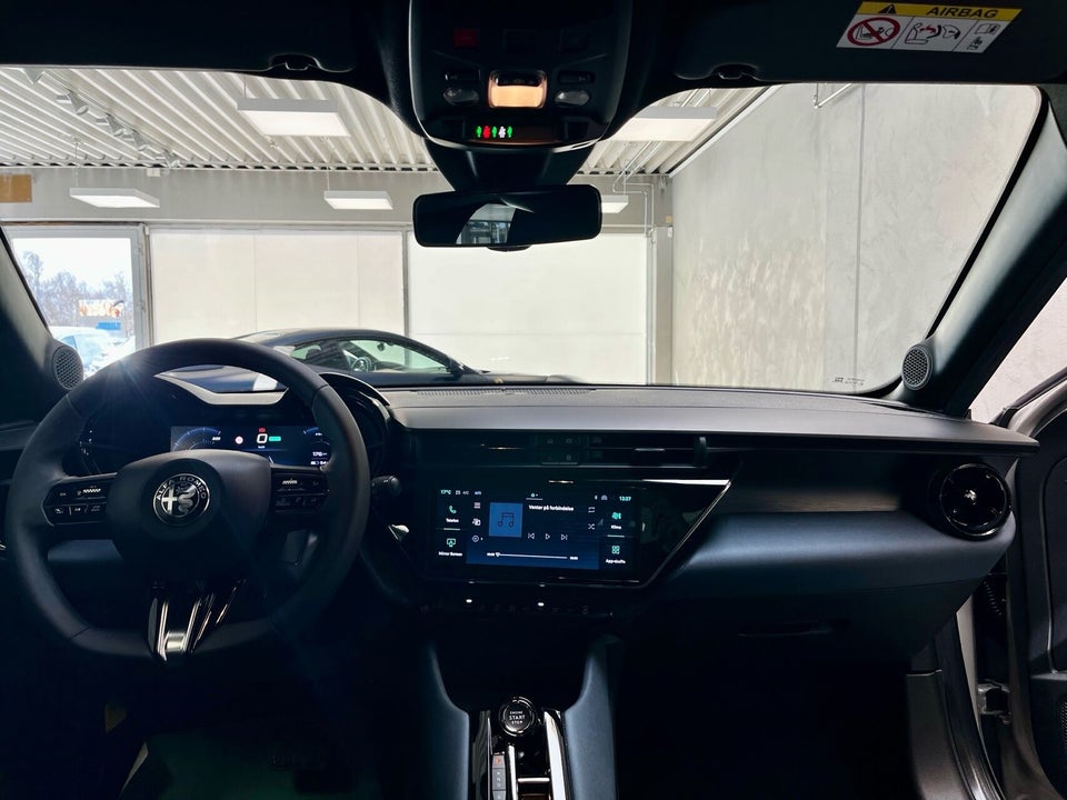 Alfa Romeo Junior Elettrica Core 5d