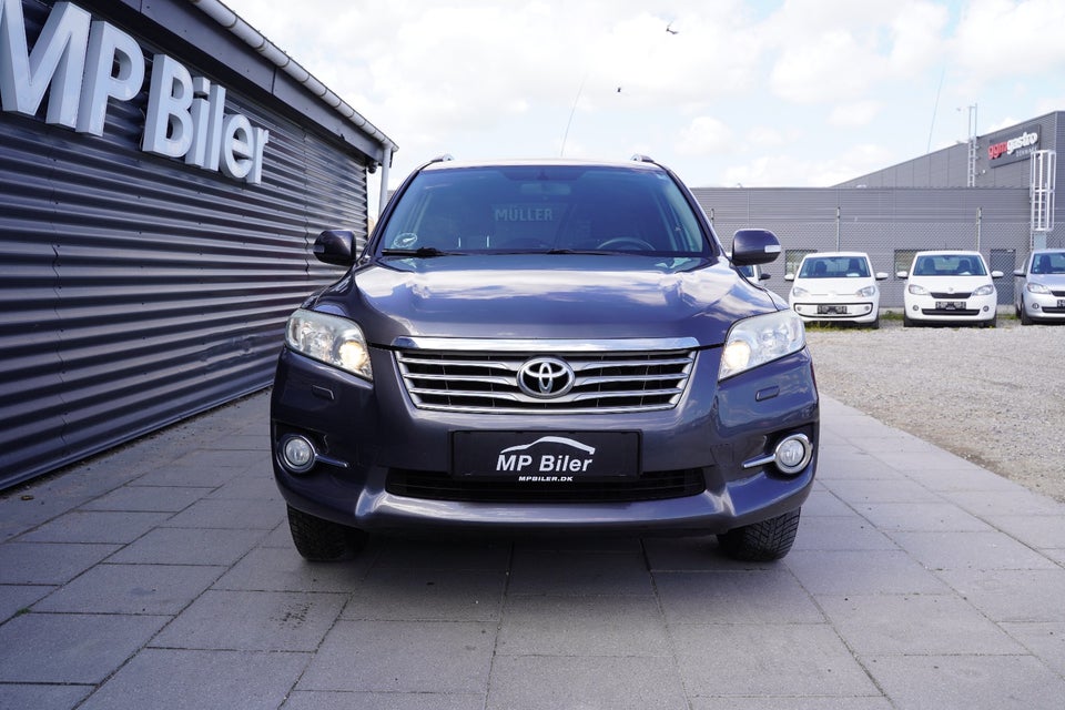 Toyota RAV4 2,2 D-4D 150 T2 4x4 Van 5d