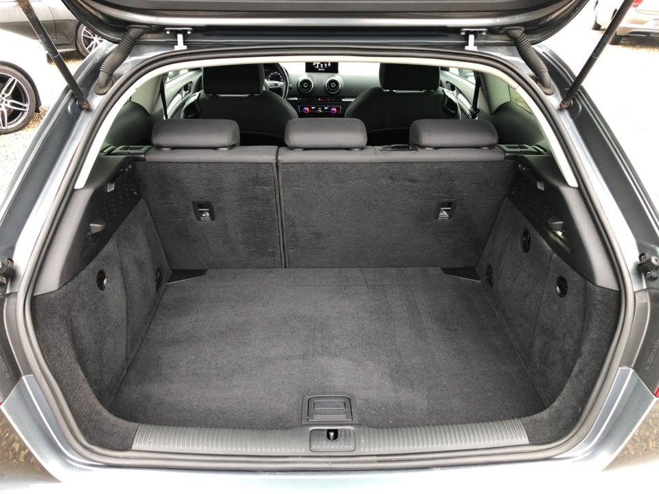 Audi A3 1,6 TDi Ambiente 3d