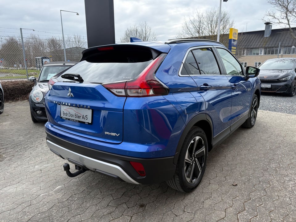 Mitsubishi Eclipse Cross 2,4 PHEV Intense CVT 4WD 5d