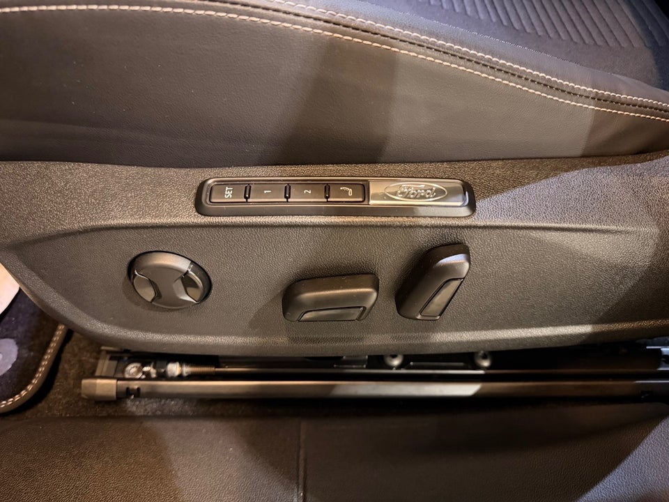 Ford Capri 84 Premium Extended Range AWD 5d