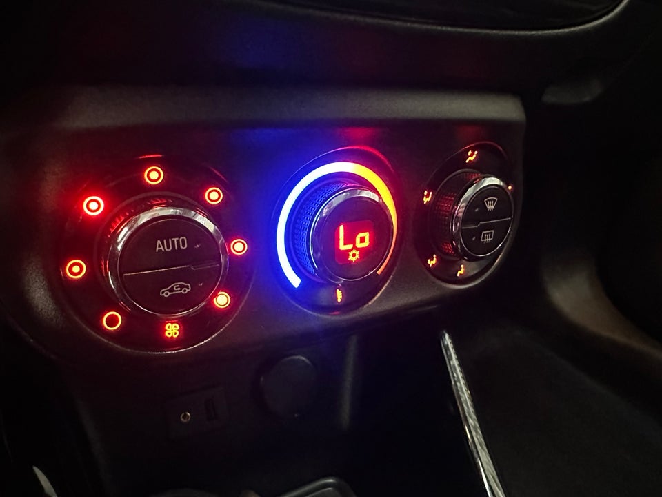 Opel Adam 1,4 87 Glam 3d