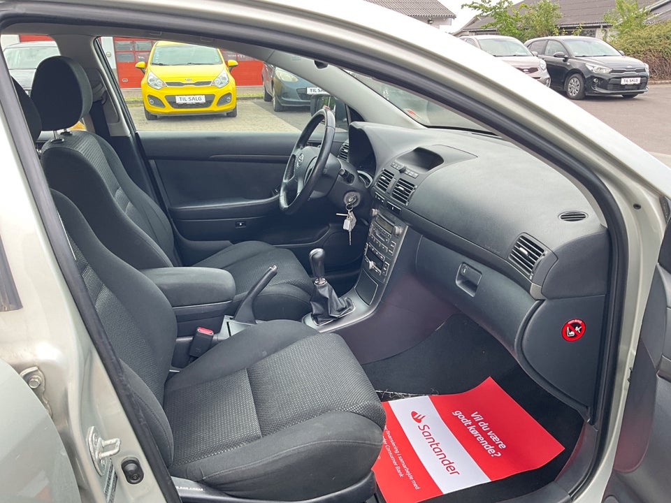 Toyota Avensis 1,8 VVT-i Sol stc. 5d
