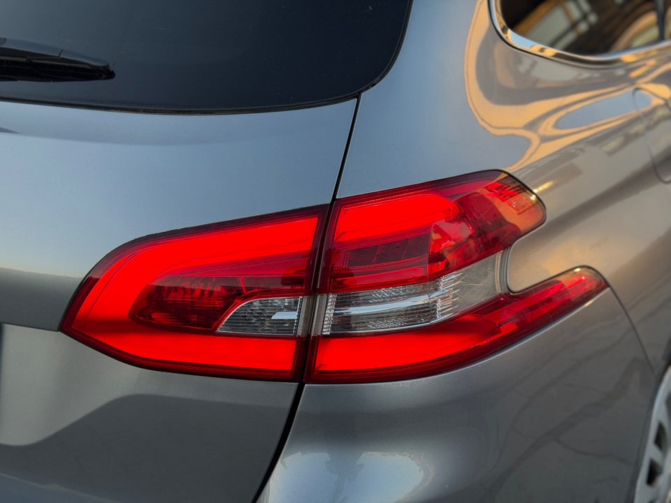 Peugeot 308 1,2 e-THP 130 Allure SW 5d