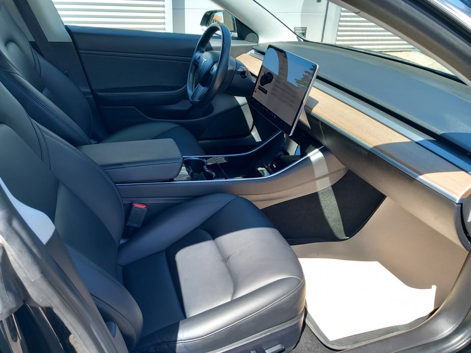 Tesla Model 3 Long Range AWD 4d