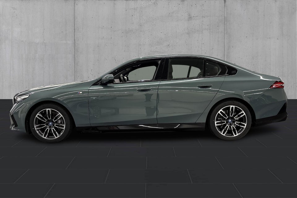 BMW i5 eDrive40 M-Sport 4d