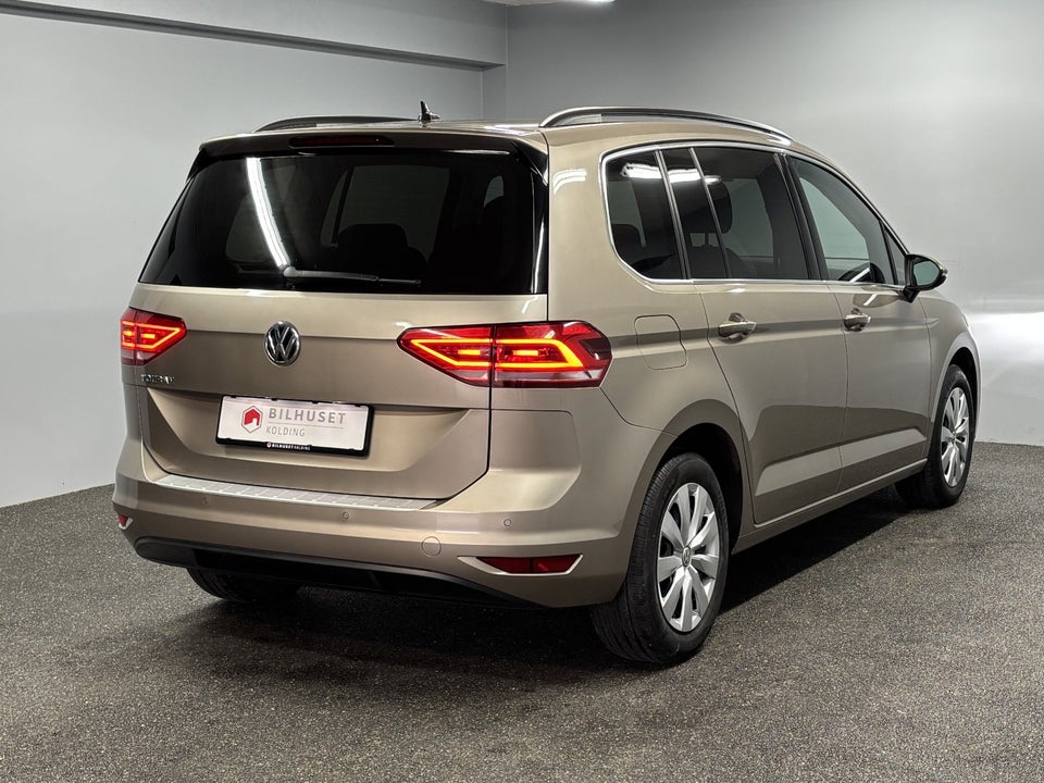 VW Touran 1,6 TDi 115 Comfortline DSG 7prs 5d