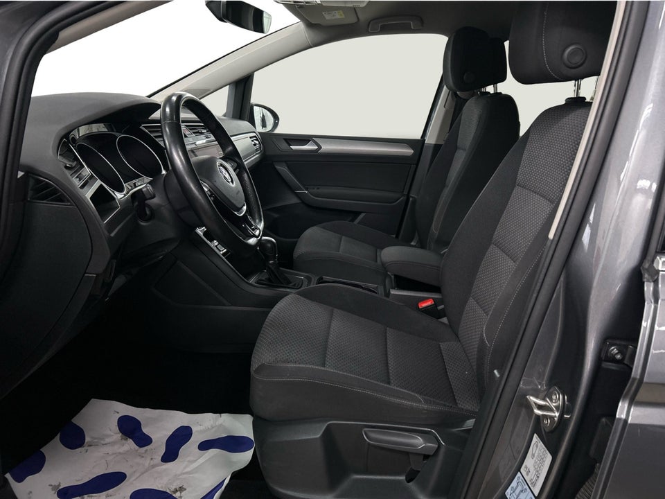 VW Touran 1,6 TDi 115 Comfortline DSG 7prs 5d