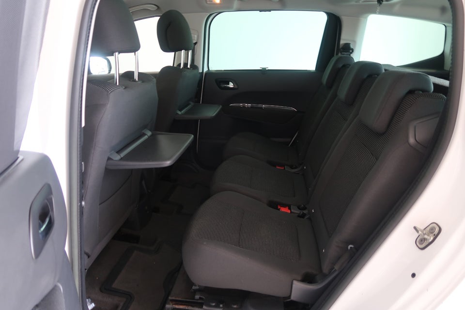 Peugeot 5008 2,0 HDi 150 Style 7prs 5d